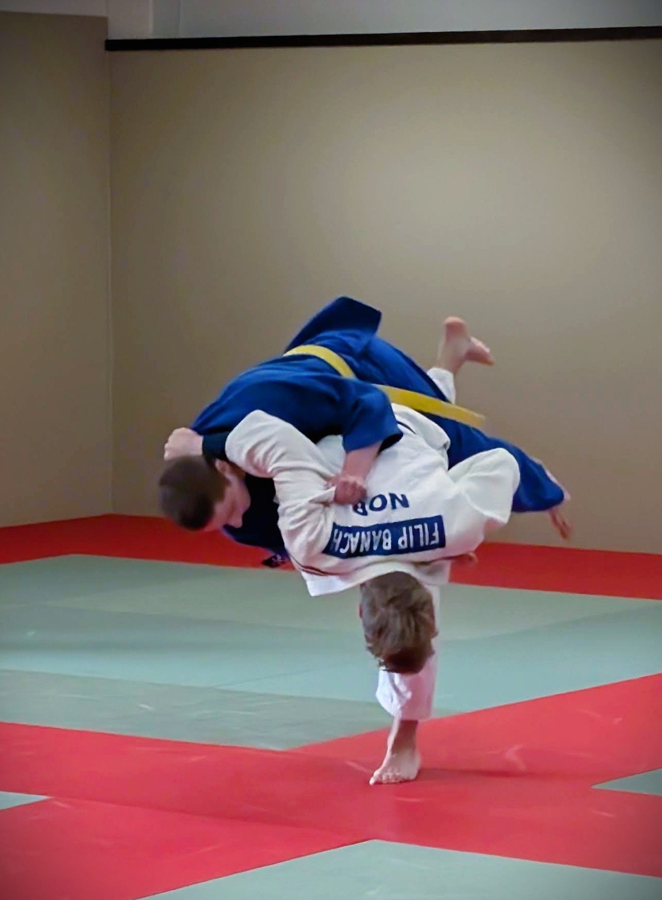 Uchi mata kast